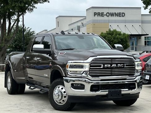 Used 2019 RAM 3500 Laramie AWD/4WD image 2