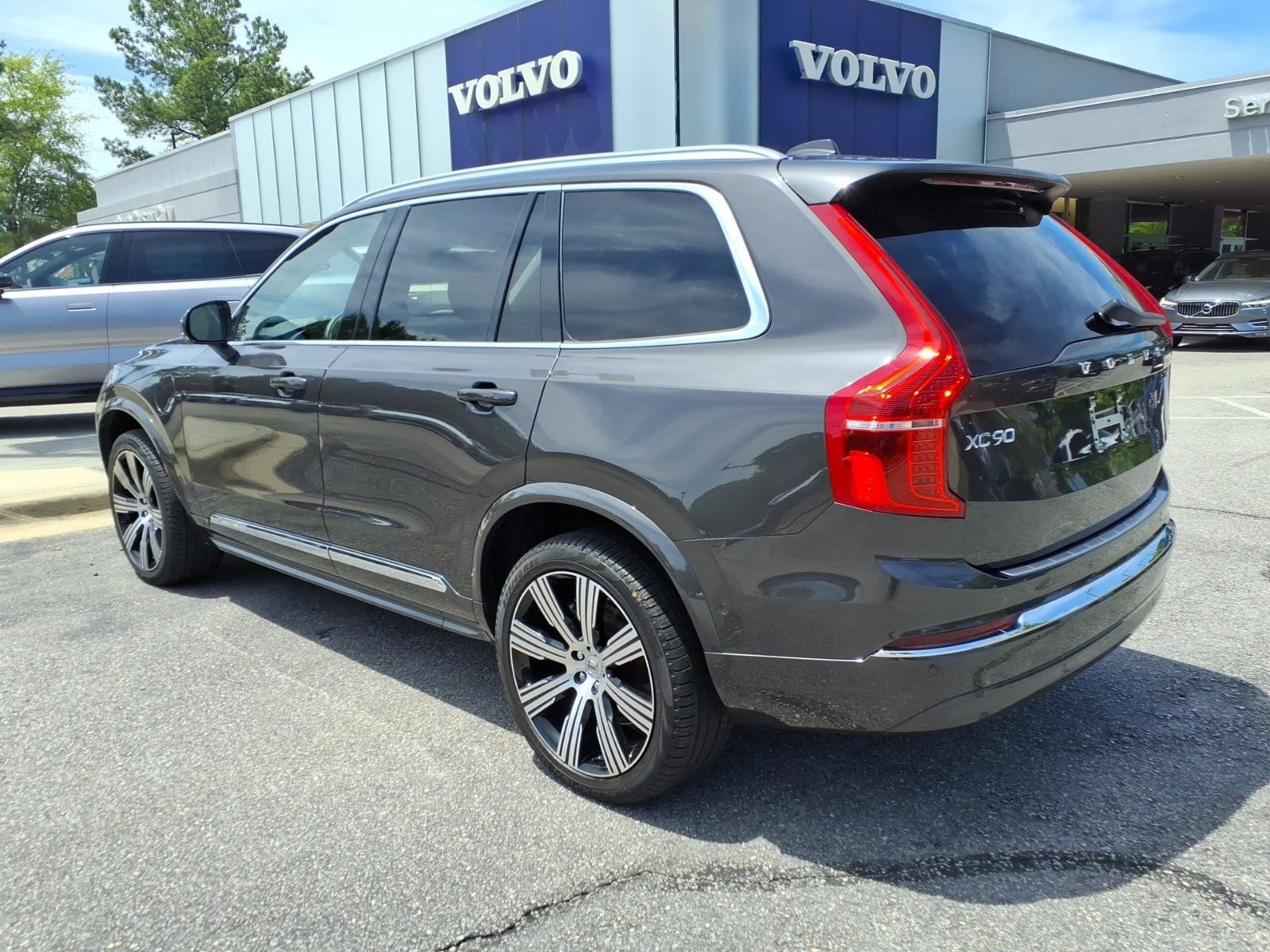 Certified 2024 Volvo XC90 T8 Plus w/ Protection Package Premier AWD/4WD image 7