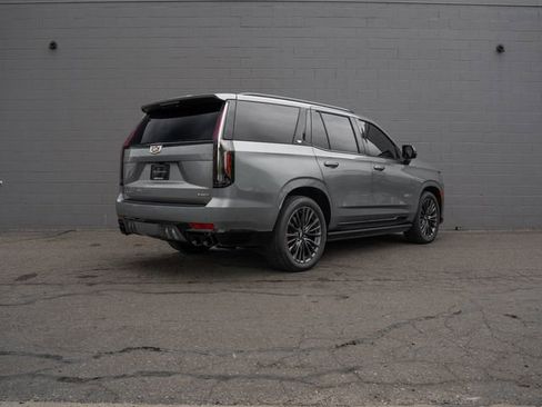 Used 2023 Cadillac Escalade V AWD/4WD image 7