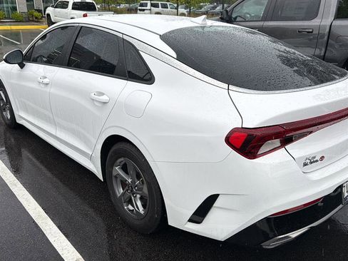 Used 2022 Kia K5 LXS FWD image 2