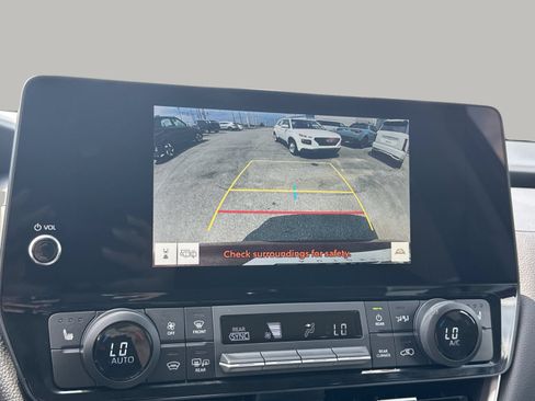 Used 2024 Toyota Grand Highlander XLE FWD image 21