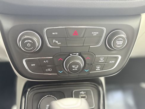 Used 2019 Jeep Compass Limited w/ Safety & Security Group image 21