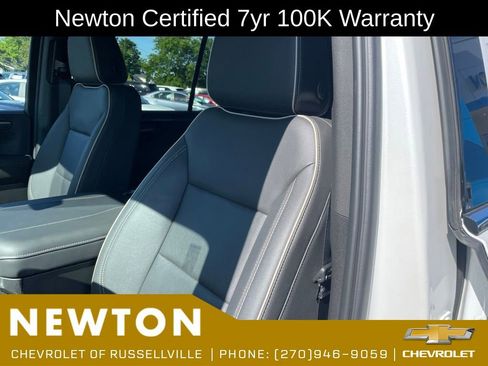 Used 2025 Chevrolet Tahoe Premier AWD/4WD image 5