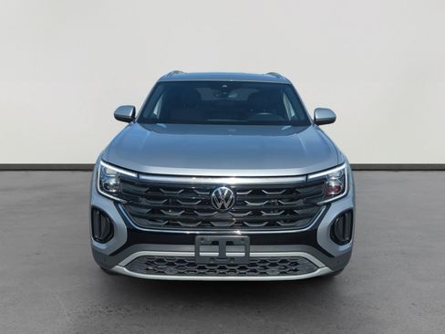 Certified 2024 Volkswagen Atlas Cross Sport SE image 8