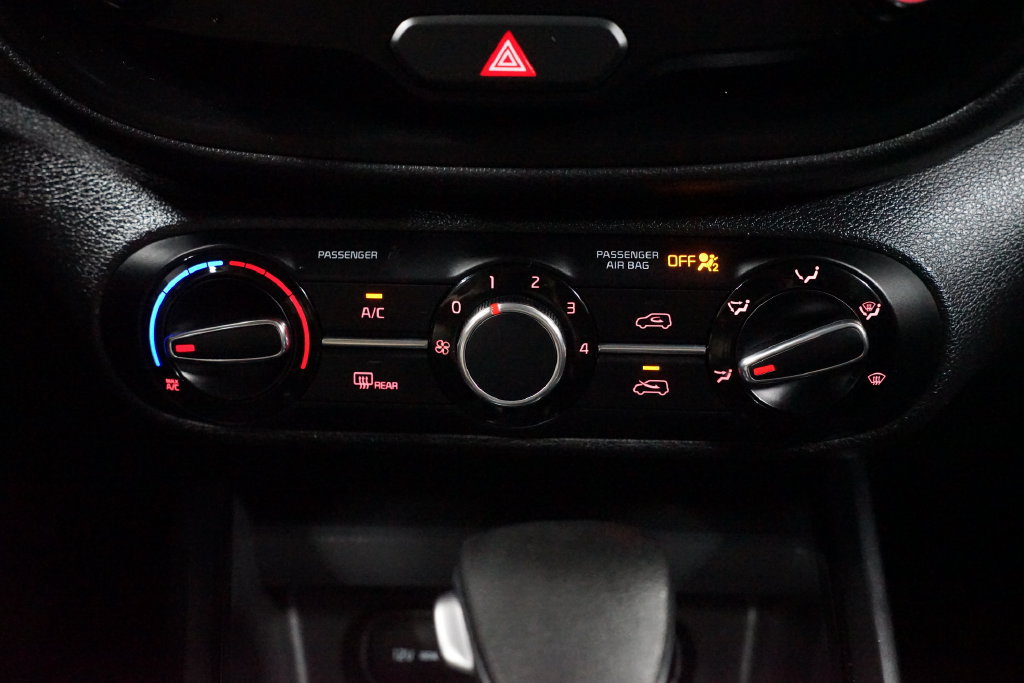 Used 2020 Kia Soul LX FWD image 19