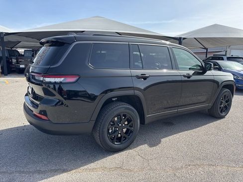 New 2026 Jeep Grand Cherokee L 2WD image 6