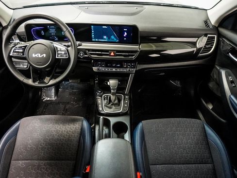 Used 2025 Kia Seltos S image 12