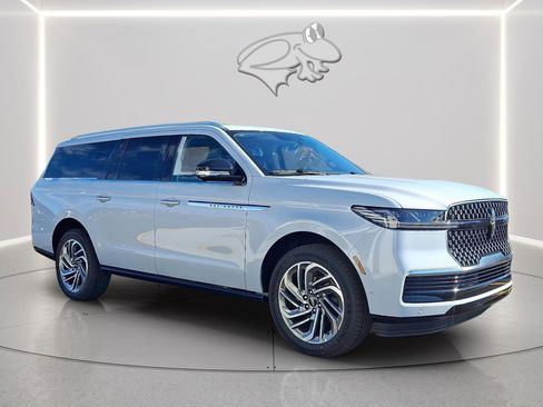 New 2025 Lincoln Navigator L Reserve image 4