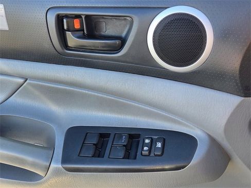 Used 2013 Toyota Tacoma 4x4 Double Cab w/ TRD Off-Road Pkg image 30