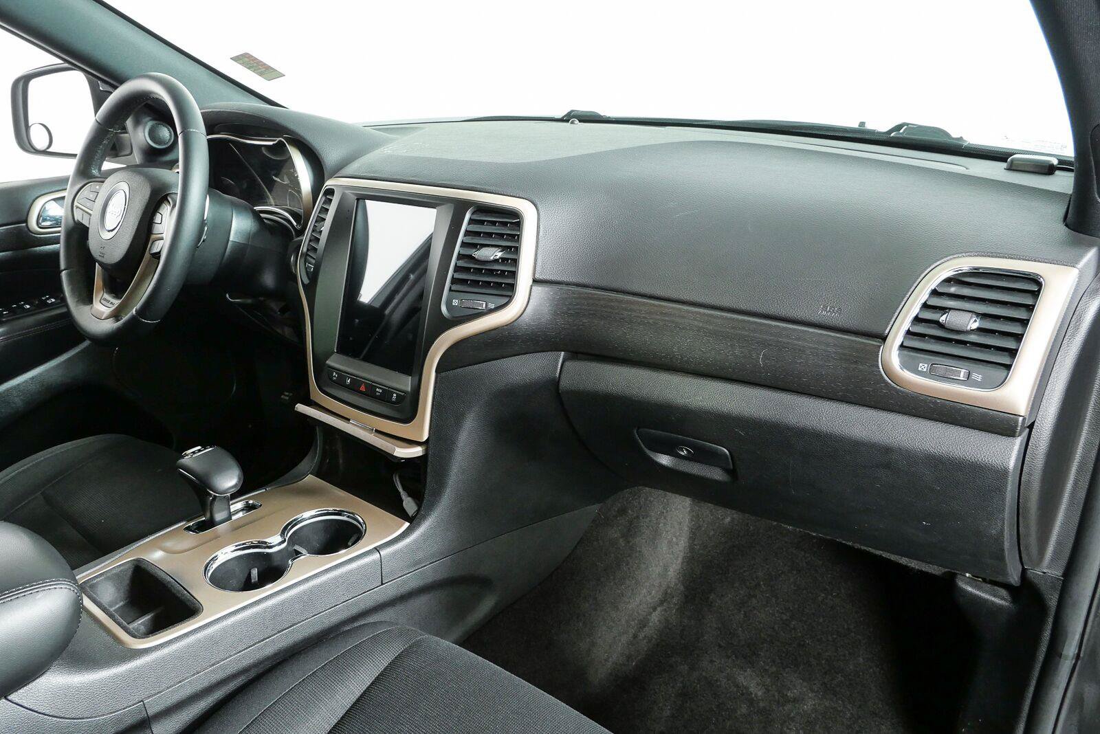 Used 2015 Jeep Grand Cherokee Laredo w/ Quick Order Package 23E RWD image 21