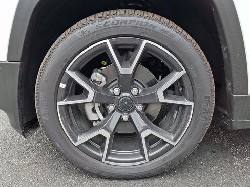 New 2026 Jeep Cherokee Overland w/ Advanced Pro Tech Group AWD/4WD image 5