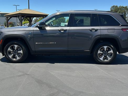 Used 2022 Jeep Grand Cherokee Limited 4xe w/ Luxury Tech Group II AWD/4WD image 6