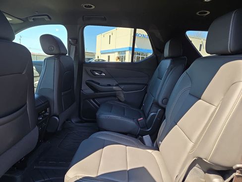 Used 2023 Chevrolet Traverse LT w/ LT Premium Package AWD/4WD image 11