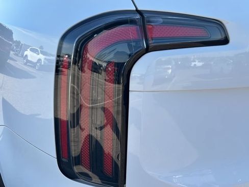 Used 2023 Kia Telluride EX X-Line AWD/4WD image 28
