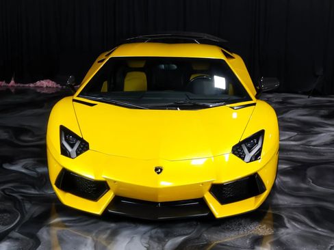 Used 2013 Lamborghini Aventador LP 700-4 image 10
