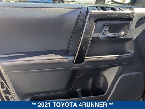Used 2021 Toyota 4Runner TRD Off-Road Premium w/ Moonroof Package AWD/4WD image 10