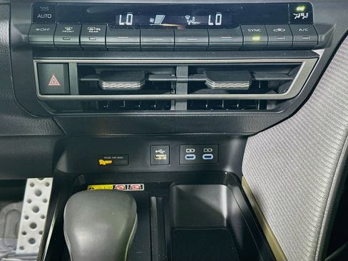 Certified 2026 Toyota Camry SE FWD image 23