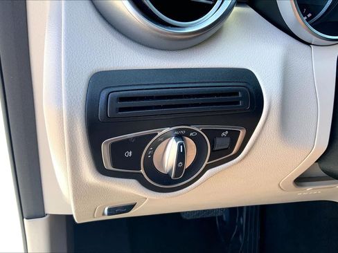 Used 2018 Mercedes-Benz GLC 300 4MATIC image 33