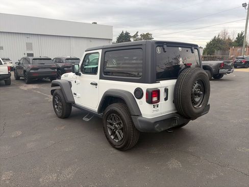 Used 2023 Jeep Wrangler Willys image 5