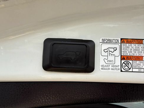 Used 2014 Toyota RAV4 Limited FWD image 31