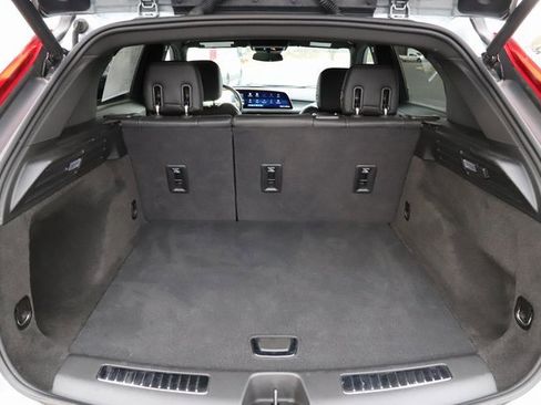 Used 2025 Cadillac XT4 Premium Luxury image 8