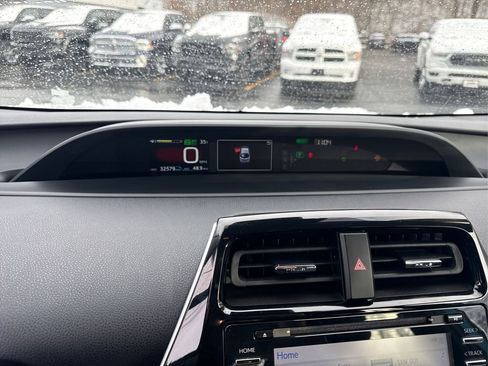 Used 2020 Toyota Prius Prime XLE image 20