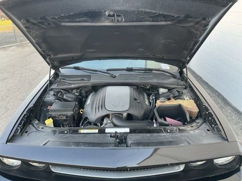 Used 2011 Dodge Challenger R/T image 6