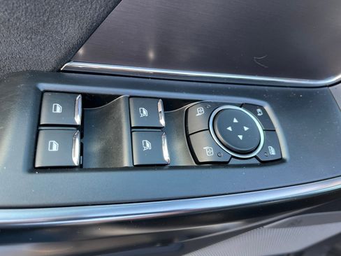 New 2025 Ford F150 Platinum w/ FX4 Off-Road Package image 15