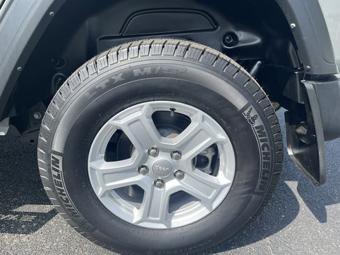Used 2022 Jeep Wrangler Unlimited Sport AWD/4WD image 10