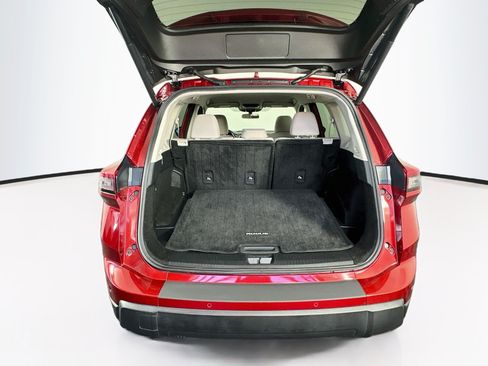 Used 2025 Nissan Rogue SV AWD/4WD image 29