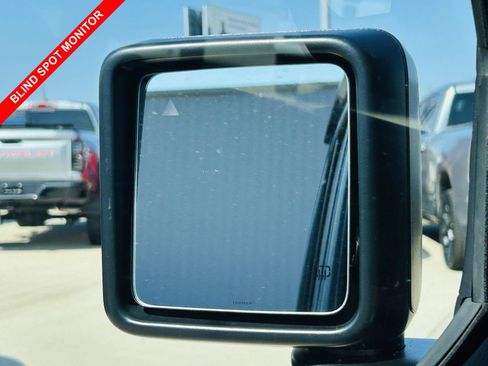 Used 2024 Jeep Gladiator Rubicon AWD/4WD image 10