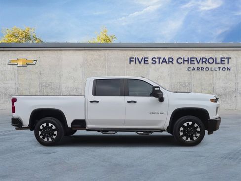 Used 2020 Chevrolet Silverado 2500 Custom w/ Custom Value Package image 9