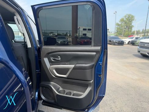 Used 2021 Nissan Titan SV w/ SV Convenience Package AWD/4WD image 18