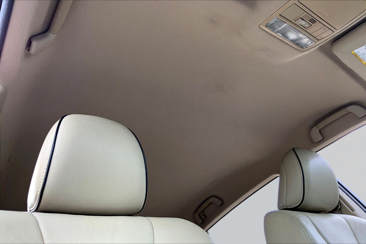 Used 2010 Toyota Venza AWD image 12