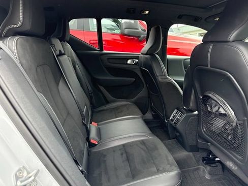 Used 2021 Volvo XC40 T5 R-Design w/ Protection Package Premier AWD/4WD image 14