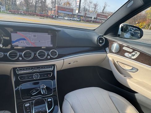 Used 2017 Mercedes-Benz E 300 4MATIC image 15