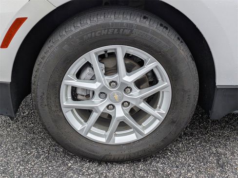 Used 2023 Chevrolet Equinox LS w/ LS Convenience Package image 11