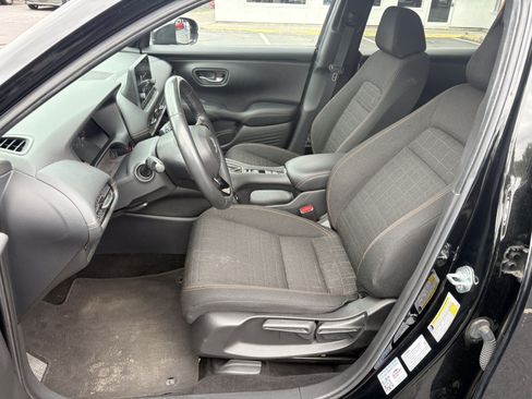 Used 2023 Honda HR-V Sport image 13