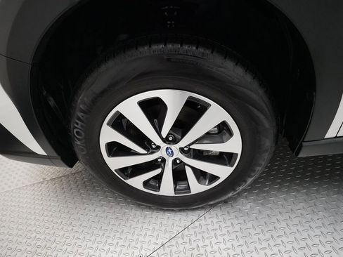 Certified 2025 Subaru Outback Premium image 27