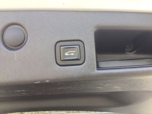 Used 2018 Chevrolet Equinox LT w/ Sun & Infotainment Package image 20