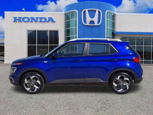 Used 2023 Hyundai Venue Limited image 6