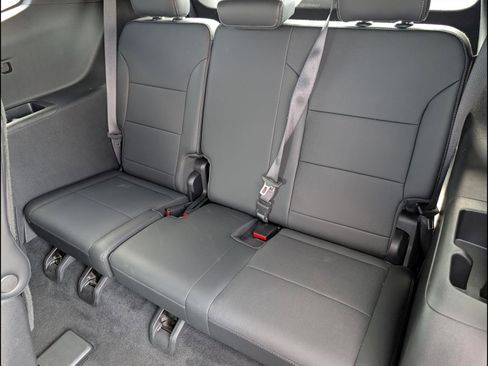 Used 2025 Buick Enclave Preferred FWD image 12