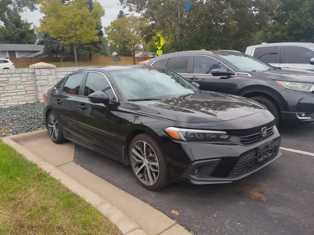 Used 2022 Honda Civic Touring image 2
