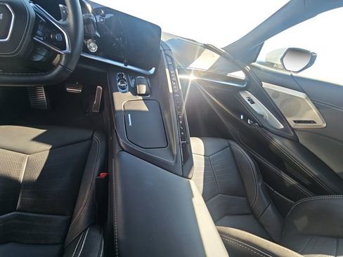 Used 2024 Chevrolet Corvette Stingray Premium Conv w/ Z51 Performance Package image 11