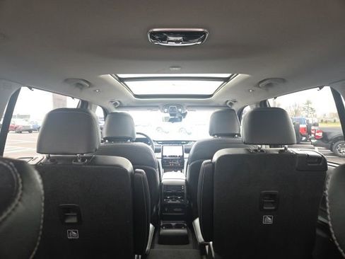 Used 2023 Jeep Grand Cherokee L Limited w/ Luxury Tech Group II image 14