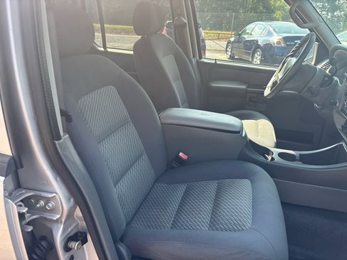 Used 2004 Ford Explorer Sport Trac 2WD image 14