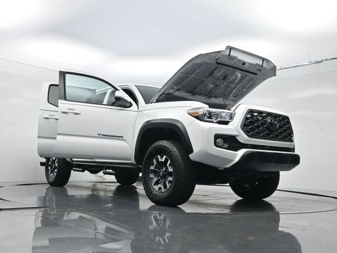 Used 2023 Toyota Tacoma TRD Off-Road AWD/4WD image 30