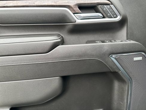 Used 2024 Chevrolet Silverado 2500 LTZ w/ LTZ Convenience Package image 11