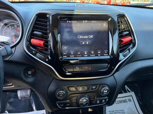 Used 2019 Jeep Cherokee Limited image 19