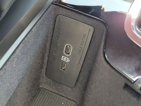 Certified 2024 Volvo XC90 T8 Plus w/ Protection Package Premier image 27